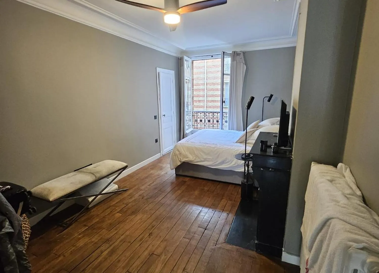 Apartament Luxury Appartment In 7Th District With Tour Eiffel View Paryż